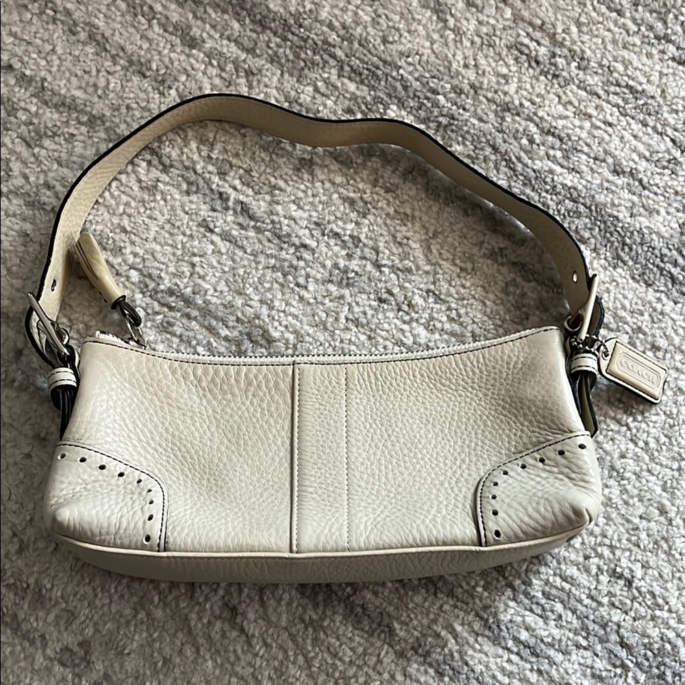 Coach Vintage Hampton Cream Pebbled Leather Shoulder Bag 5052